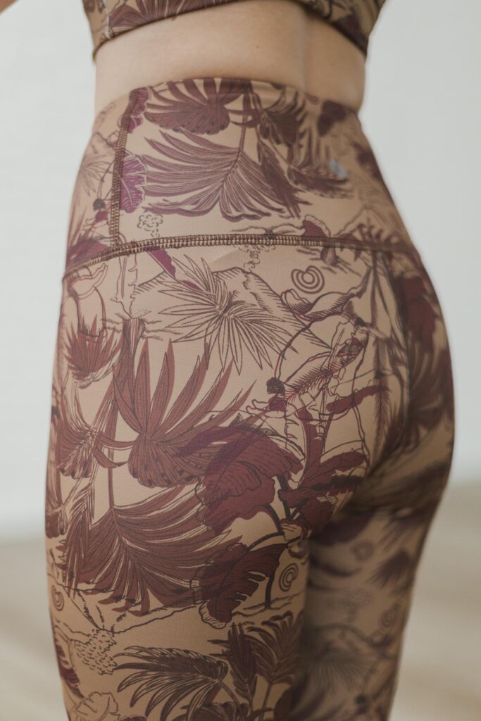 VOLCANIC BLOOM LEGGINGS