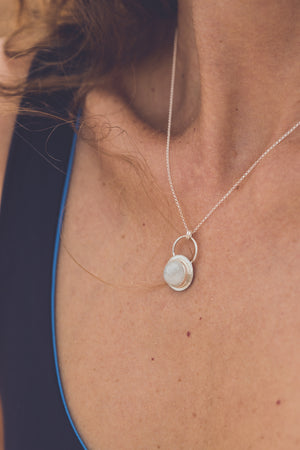 CRYSTAL SILVER NECKLACE