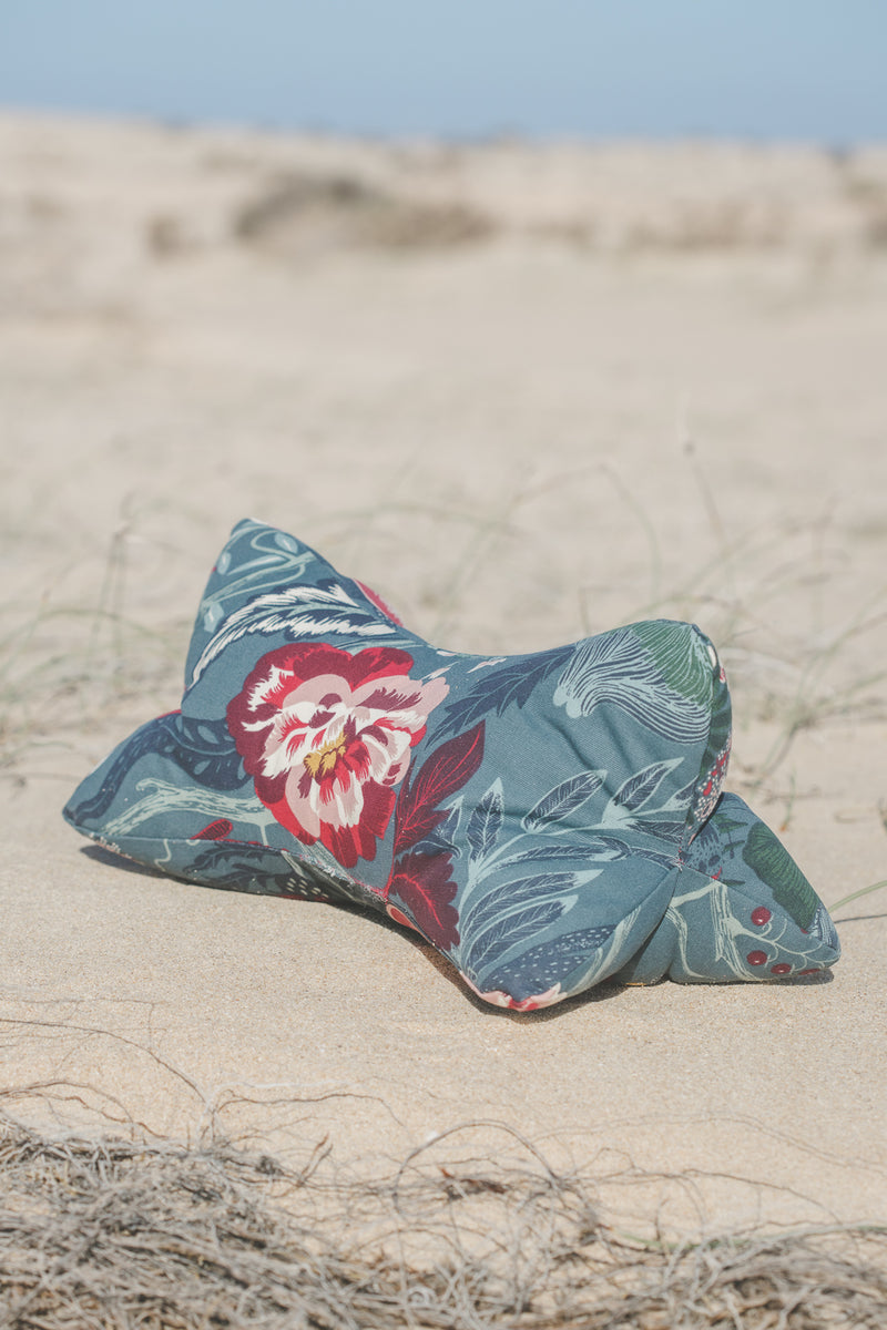 FLOWERY PILLOW