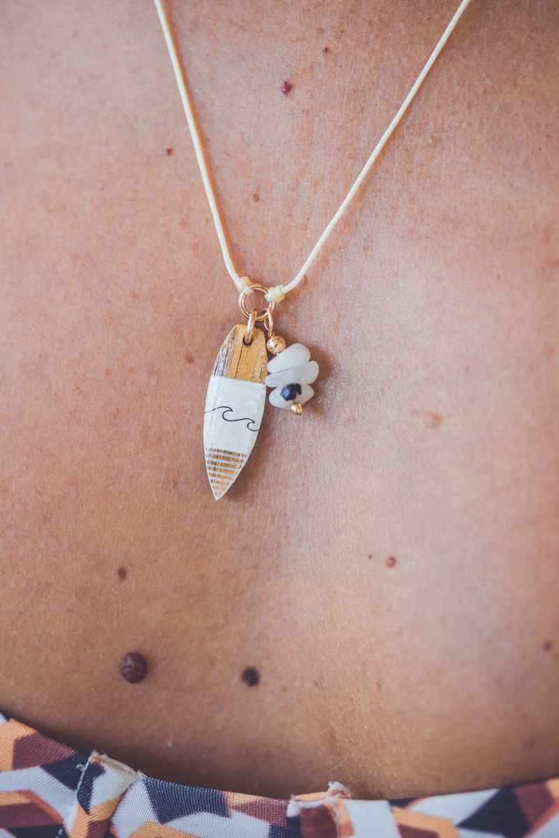 UNIQUE SURF LACE GOLD NECKLACE