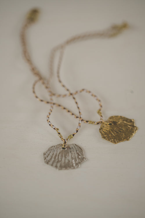 UNIQ SHELL NECKLACE