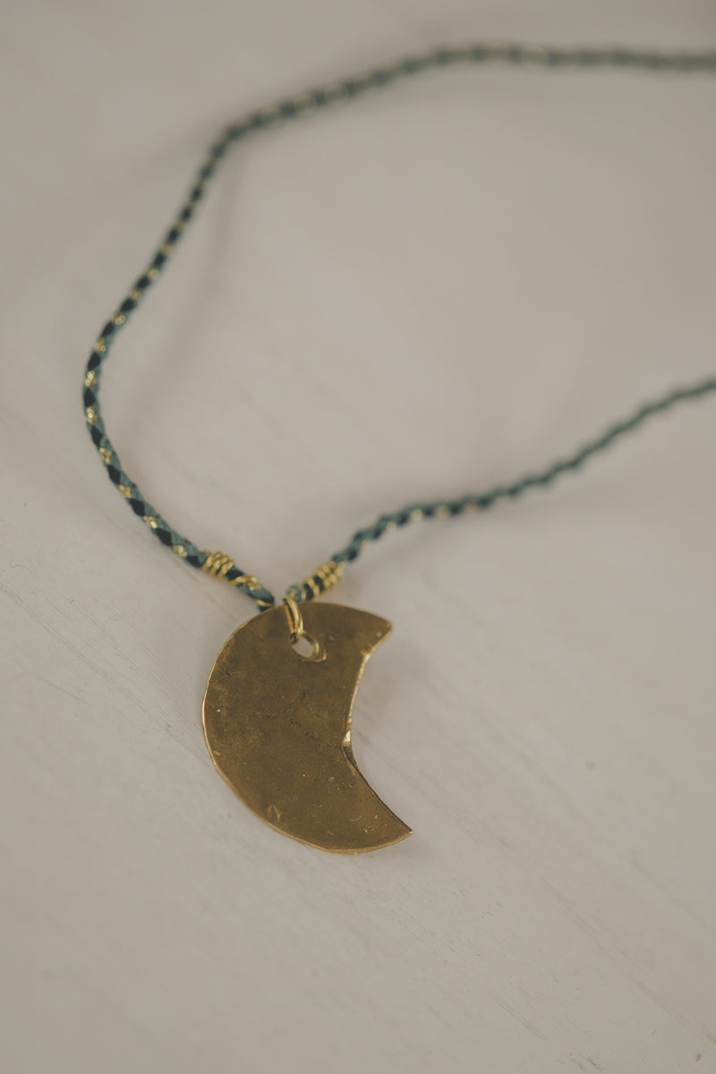 UNIQ MOON NECKLACE