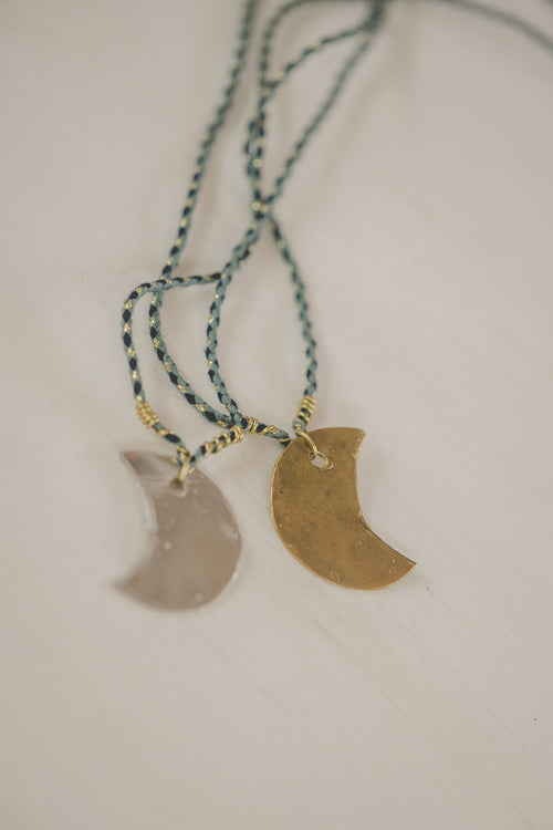 UNIQ MOON NECKLACE