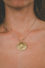 UNIQ SHELL NECKLACE