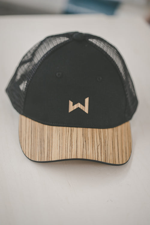 BLACK WOODEN CAP