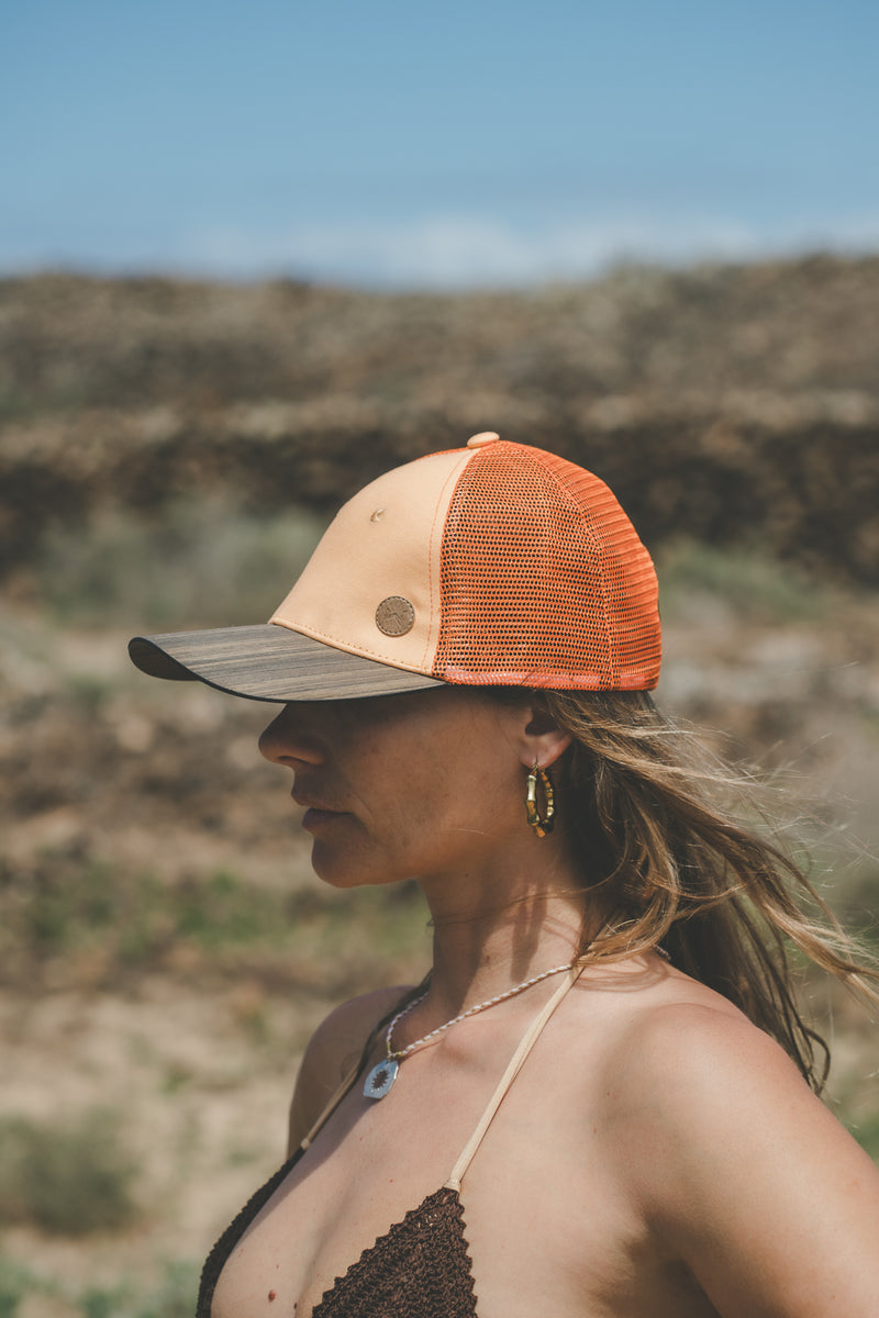RUST WOODEN CAP