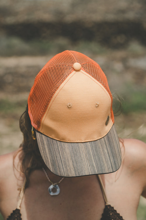 RUST WOODEN CAP