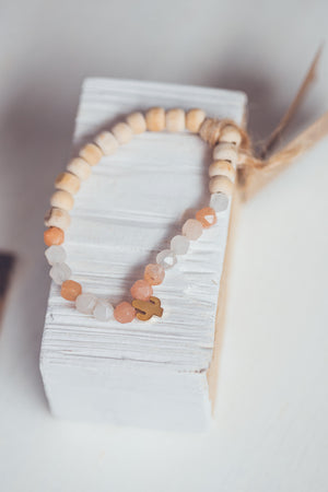 PINKY DESERT DIFFUSER BRACELET