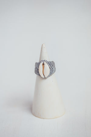 SHELL MACRAME RING